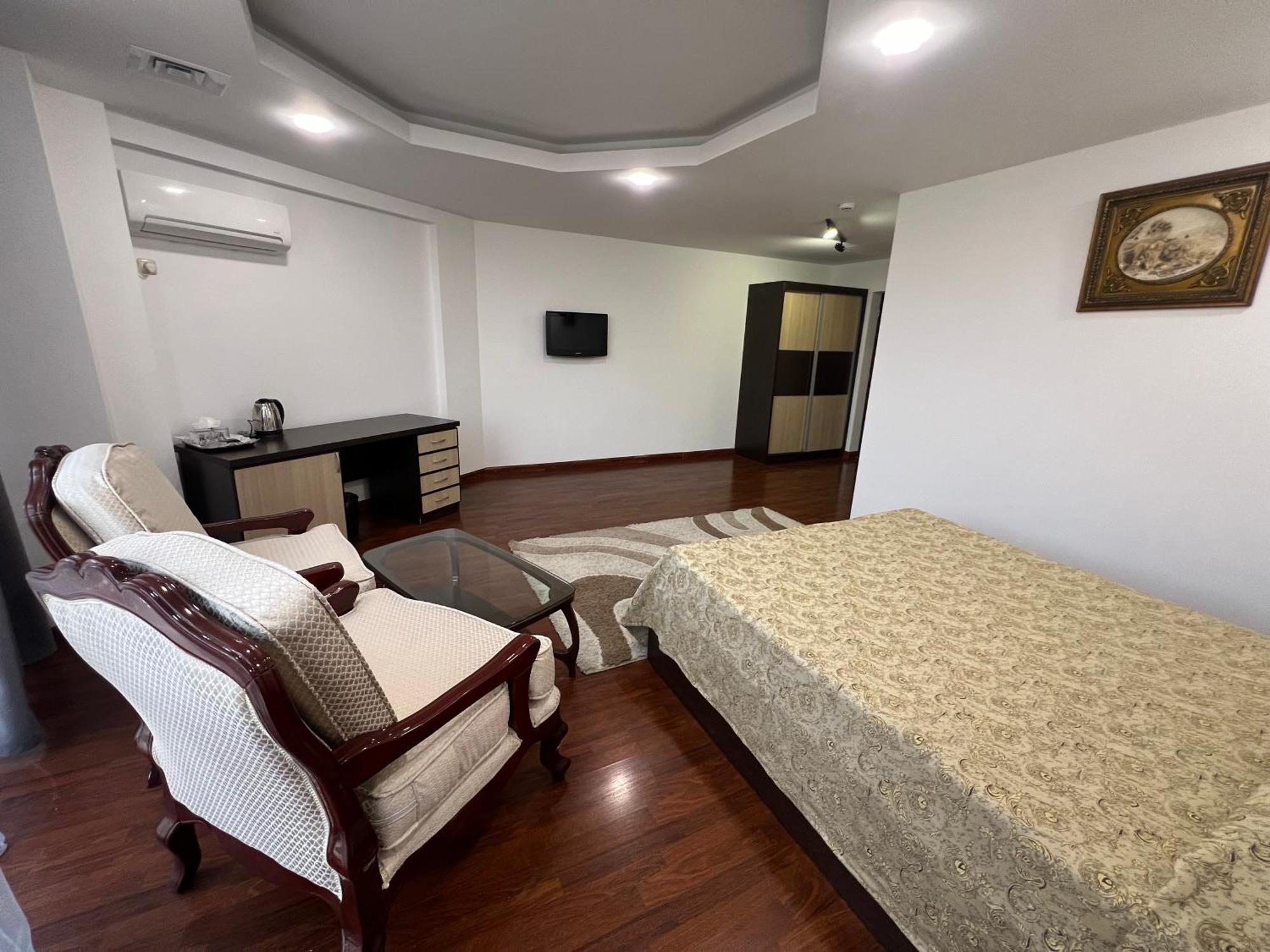 Vanatur Hotel Гюмри Екстериор снимка