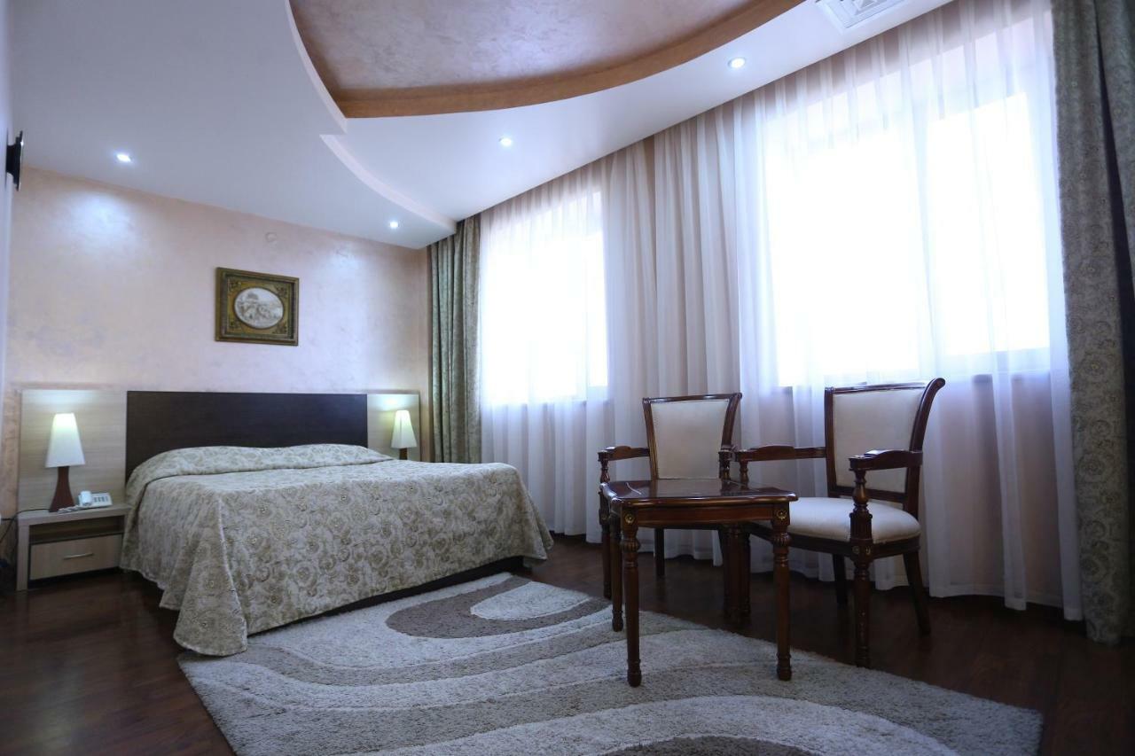Vanatur Hotel Гюмри Екстериор снимка