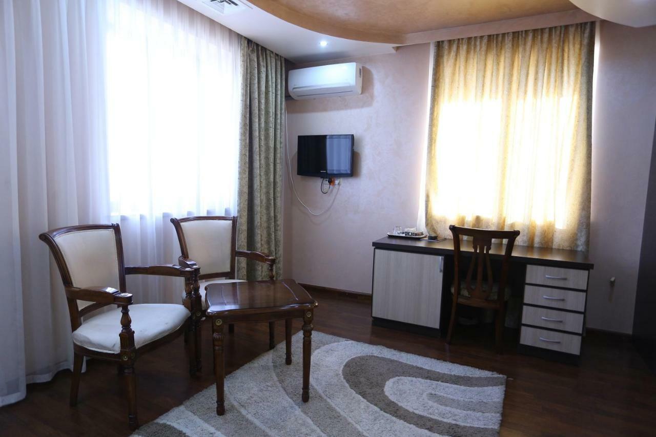 Vanatur Hotel Гюмри Екстериор снимка