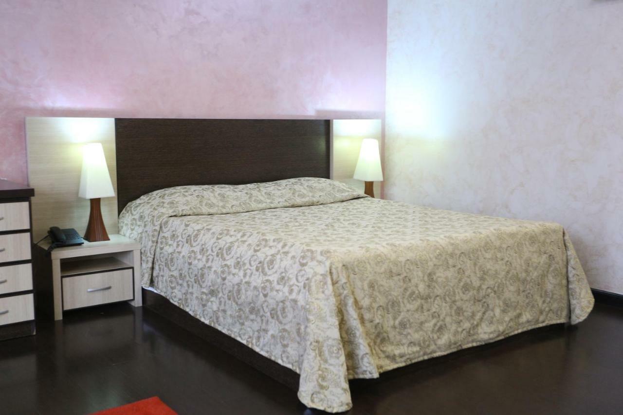 Vanatur Hotel Гюмри Екстериор снимка