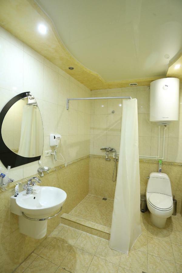 Vanatur Hotel Гюмри Екстериор снимка